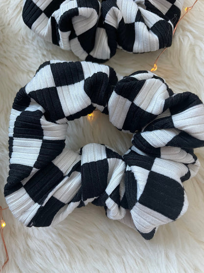 Checkered Rib Knit Scrunchie: Black & White Hair Accessory