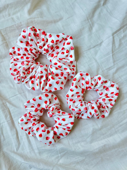 Strawberries Scrunchie, Fruit Scrunchie, Strawberry Scrunchie, Soft Scrunchie, Brynnbands,