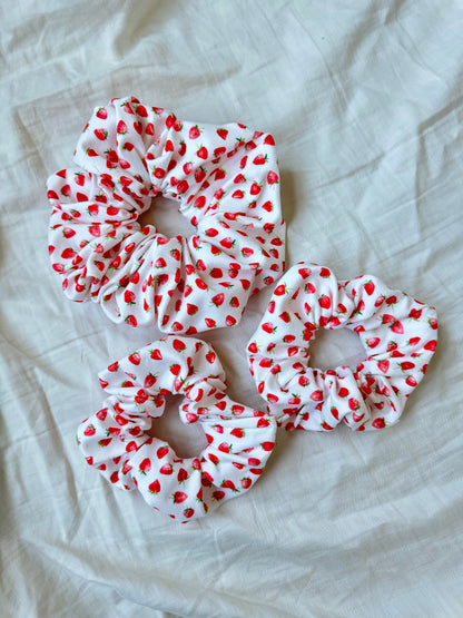 Strawberries Scrunchie, Fruit Scrunchie, Strawberry Scrunchie, Soft Scrunchie, Brynnbands,