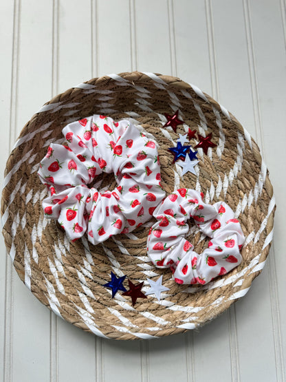 Strawberries Scrunchie, Fruit Scrunchie, Strawberry Scrunchie, Soft Scrunchie, Brynnbands,